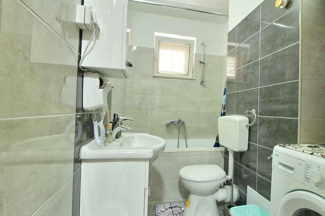 Apartment Marino Макарска Экстерьер фото